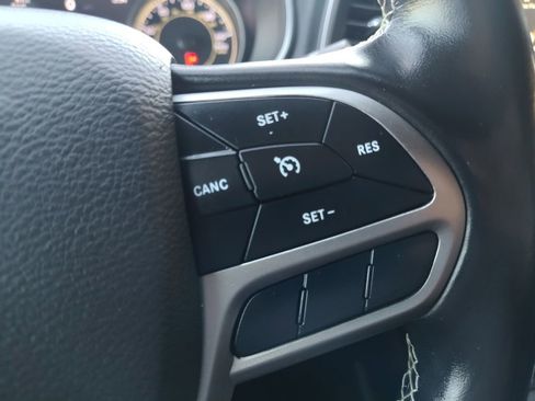 Used 2021 Jeep Cherokee Latitude Lux 80th Anniv w/ Quick Order Package 26U 80TH image 24