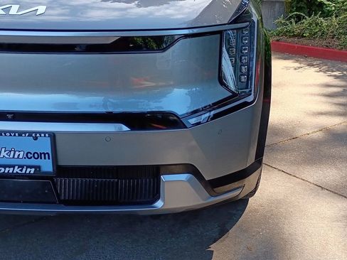 Used 2024 Kia EV9 Land AWD/4WD image 9