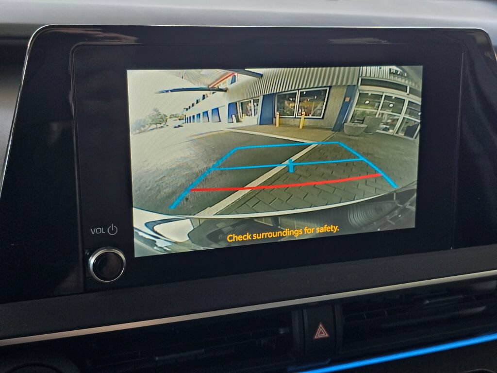 Used 2024 Toyota Prius XLE FWD image 22