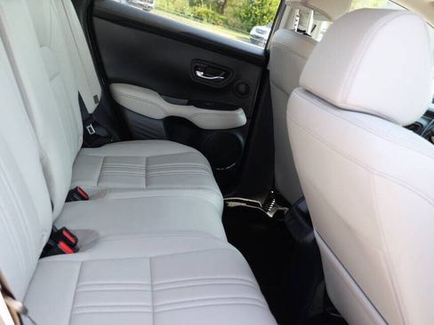 Used 2024 Honda HR-V EX-L image 16