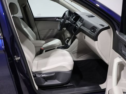 Used 2022 Volkswagen Tiguan SE image 22