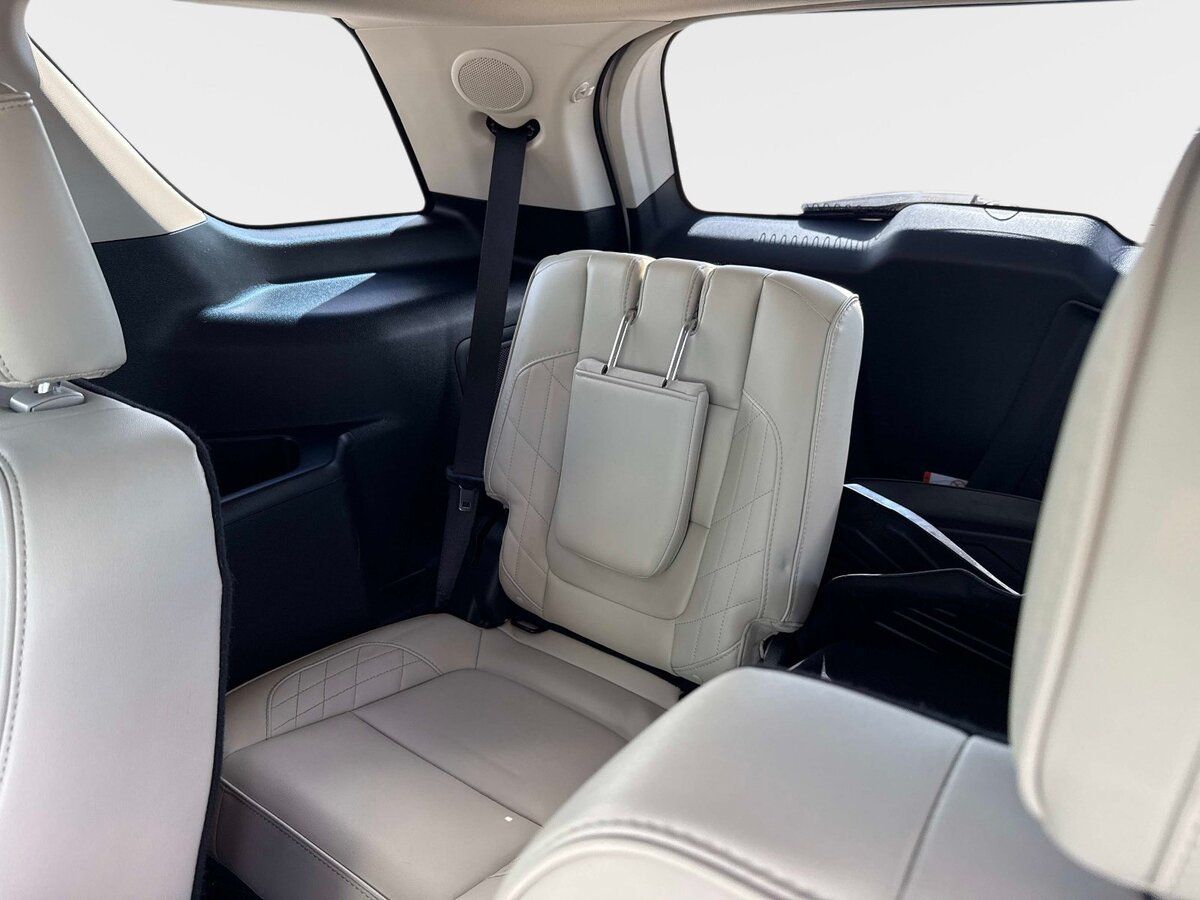 Used 2019 Ford Explorer Platinum AWD/4WD image 12