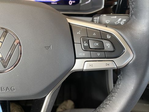 Certified 2025 Volkswagen Jetta SEL FWD image 9