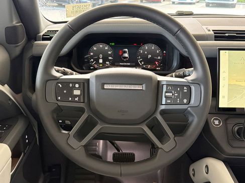 New 2026 Land Rover Defender 110 X-Dynamic SE image 17