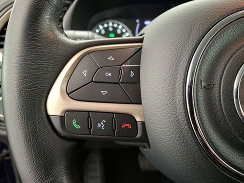 Used 2017 Jeep Renegade Latitude w/ Popular Equipment Group image 17