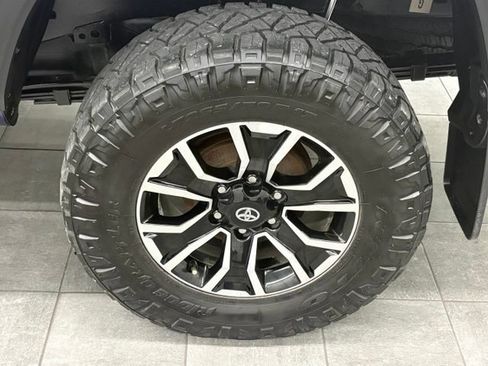 Used 2022 Toyota Tacoma TRD Off-Road AWD/4WD image 6