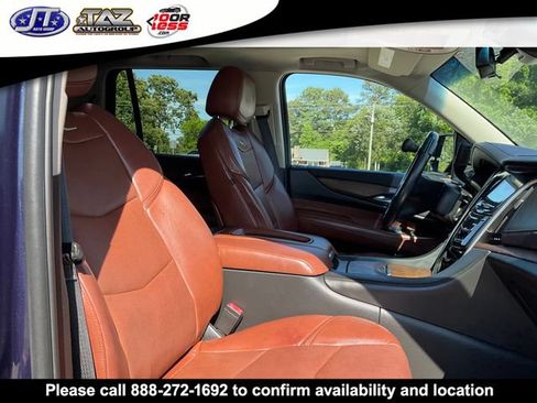 Used 2019 Cadillac Escalade Luxury RWD image 18