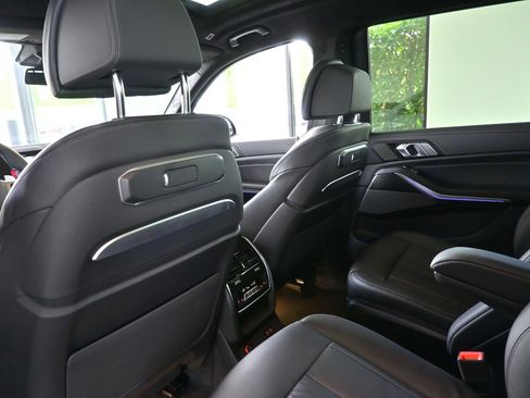 New 2025 BMW X7 M60i w/ Executive Package image 13