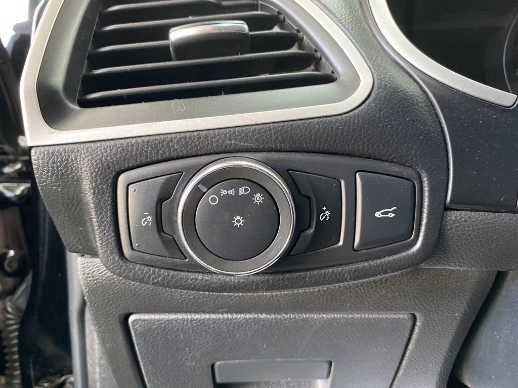 Used 2016 Ford Edge SEL AWD/4WD image 16