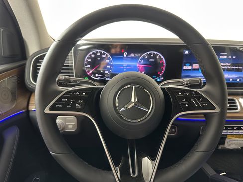 New 2026 Mercedes-Benz GLS 450 4MATIC image 12