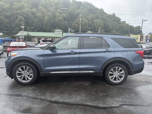 Used 2021 Ford Explorer XLT w/ Equipment Group 202A AWD/4WD image 9