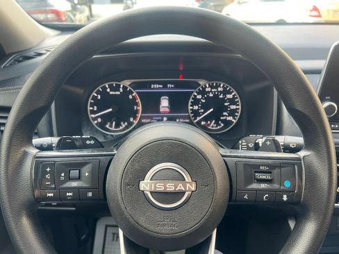Used 2024 Nissan Rogue SV FWD image 19
