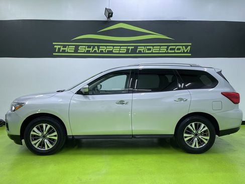 Used 2020 Nissan Pathfinder SL image 6