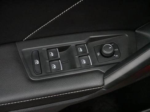 Certified 2022 Volkswagen Tiguan SE w/ Panoramic Sunroof Package image 19