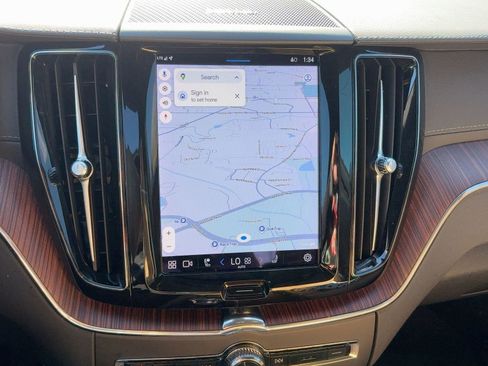 Certified 2023 Volvo XC60 B5 Ultimate w/ Climate Package image 21