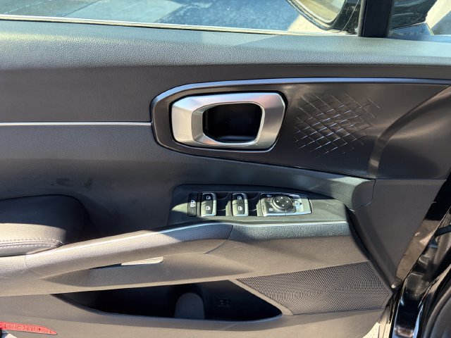 Certified 2025 Kia Sorento S AWD/4WD image 25