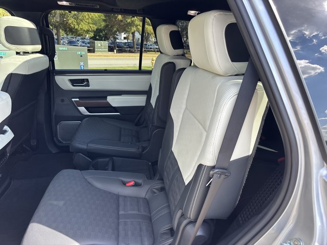 Used 2024 Toyota Sequoia Capstone AWD/4WD image 18