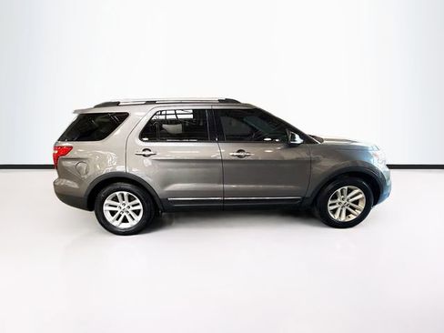 Used 2013 Ford Explorer XLT image 5