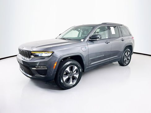 Used 2022 Jeep Grand Cherokee Limited 4xe w/ Luxury Tech Group II image 3