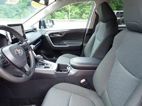 Certified 2025 Toyota RAV4 XLE AWD/4WD image 15