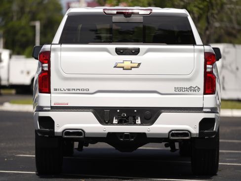 New 2026 Chevrolet Silverado 1500 High Country w/ High Country Premium Package AWD/4WD image 48