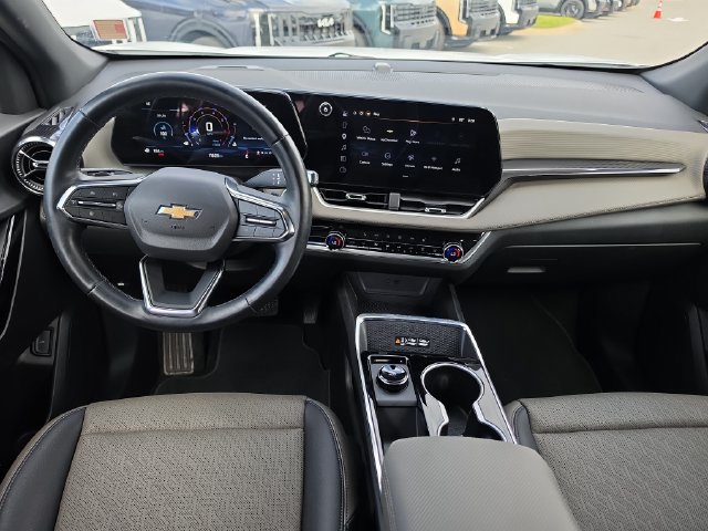 Used 2026 Chevrolet Equinox LT w/ Convenience Package II FWD image 8