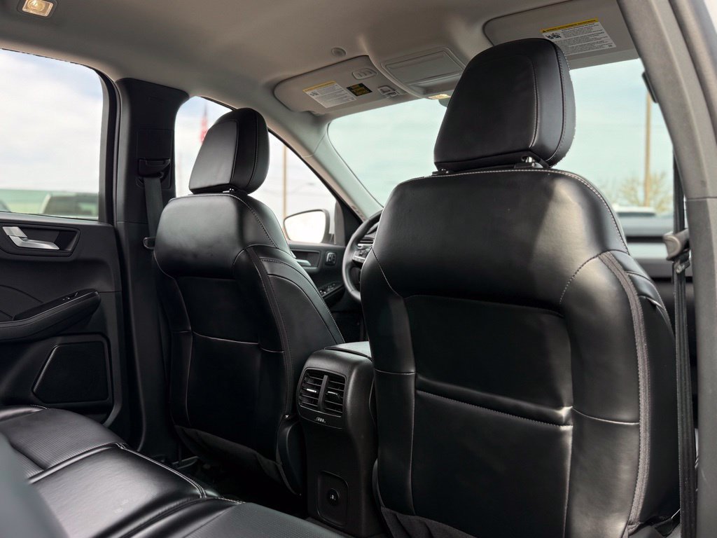 Certified 2025 Ford Escape Platinum AWD/4WD image 16