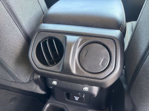 Used 2025 Jeep Wrangler Unlimited Sahara AWD/4WD image 22