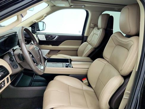 Used 2022 Lincoln Navigator Reserve image 24
