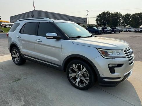 Used 2018 Ford Explorer Platinum AWD/4WD image 4