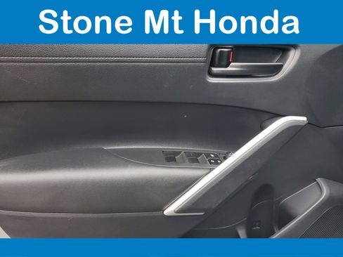 Used 2024 Toyota Corolla Cross SE image 16