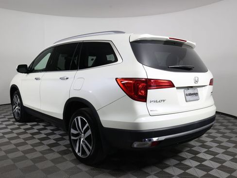 Used 2017 Honda Pilot Touring image 4