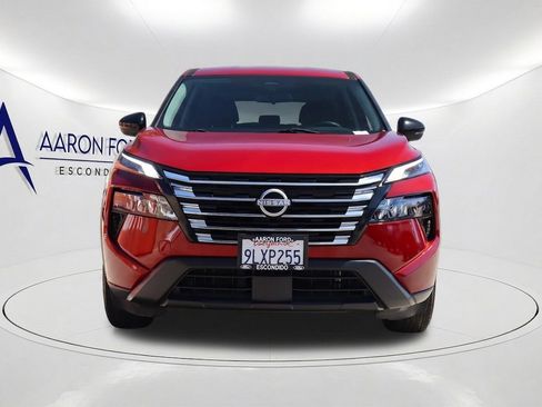Used 2024 Nissan Rogue S FWD image 2