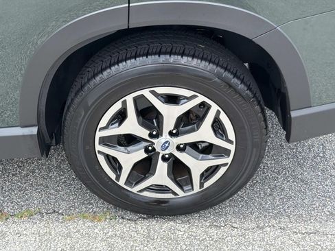 Certified 2024 Subaru Forester Premium AWD/4WD image 19