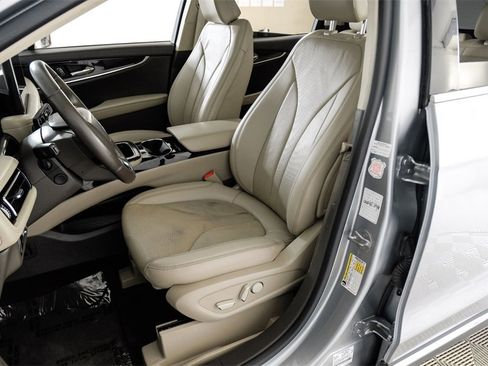 Used 2023 Lincoln Nautilus Reserve image 4