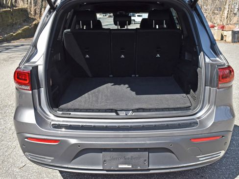Used 2022 Mercedes-Benz EQB 350 4MATIC image 17