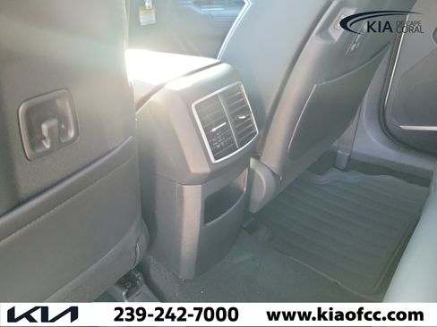New 2026 Kia Sportage SX FWD image 16