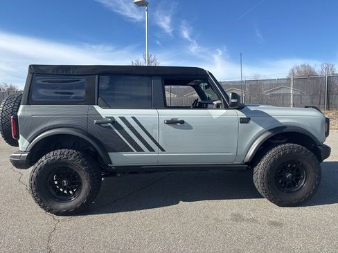 Used 2023 Ford Bronco Badlands image 2