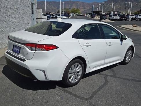 Used 2026 Toyota Corolla LE w/ LE Premium Package FWD image 4
