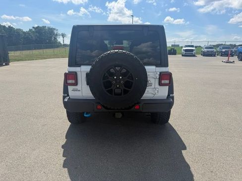 Used 2024 Jeep Wrangler Unlimited AWD/4WD image 8