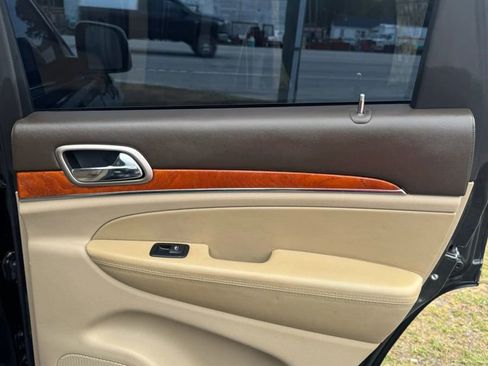 Used 2012 Jeep Grand Cherokee Overland image 13