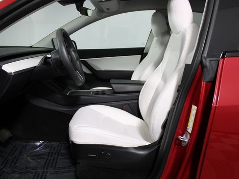 Used 2022 Tesla Model Y Long Range AWD/4WD image 27