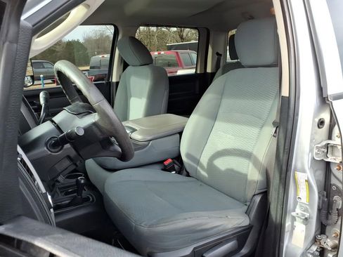 Used 2017 RAM 3500 Tradesman w/ Chrome Appearance Group image 4