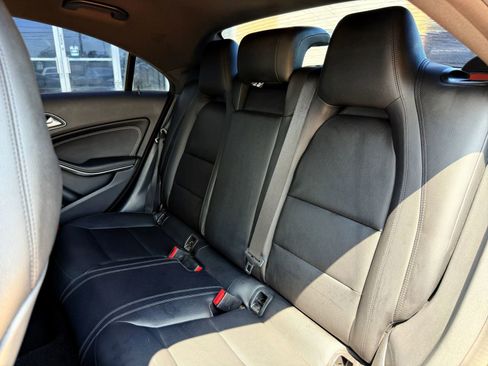 Used 2014 Mercedes-Benz CLA 250 image 27