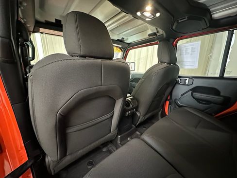 Used 2023 Jeep Wrangler Unlimited w/ Cold Weather Group image 21
