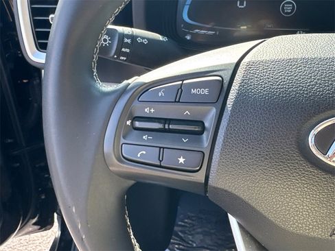 Used 2024 Hyundai Venue SEL image 26