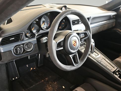 Used 2018 Porsche 911 GT3 w/ Sport Chrono Package RWD image 4