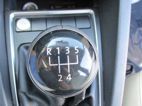 Used 2017 Volkswagen Jetta SE image 24