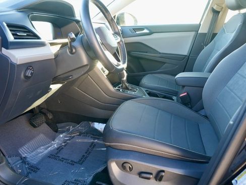 Used 2024 Volkswagen Taos SE image 13