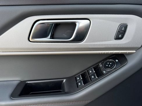 New 2026 Ford Explorer Active w/ Active Comfort Package image 10